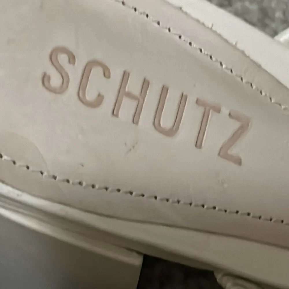 Schutz Women's 11 Block Heel Leather Strappy Slip On Sandals Ivory Cream New